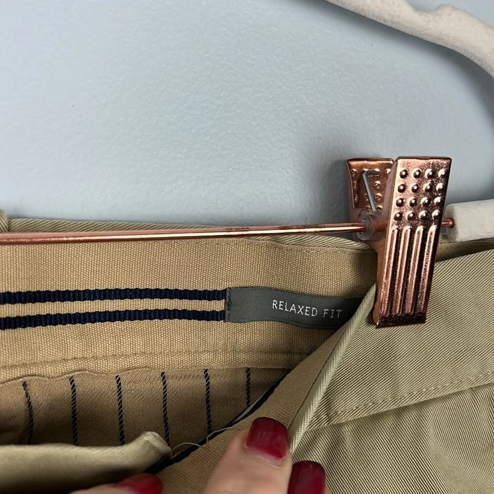 Gap Khakis 32x34 men’s tan khaki pants